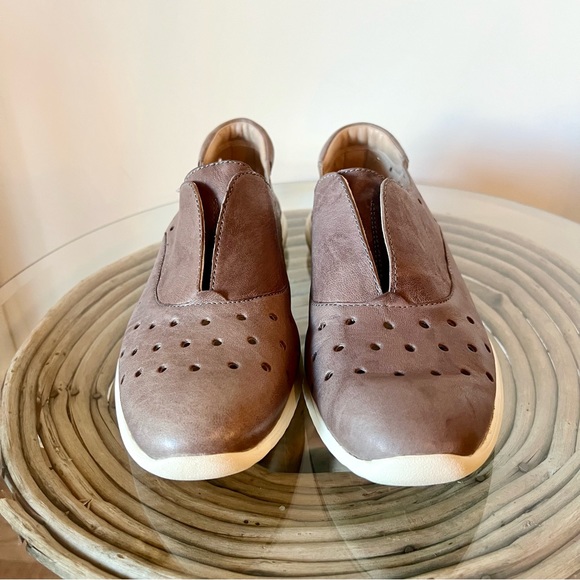 Sofft Noreen Luggage Slip On Sports Leather Loafers Women’s size 9.5 Taupe Color - Picture 3 of 12